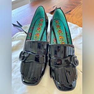 GUCCI black patent leather loafers sz 8! Good - great condition. Barely worn.